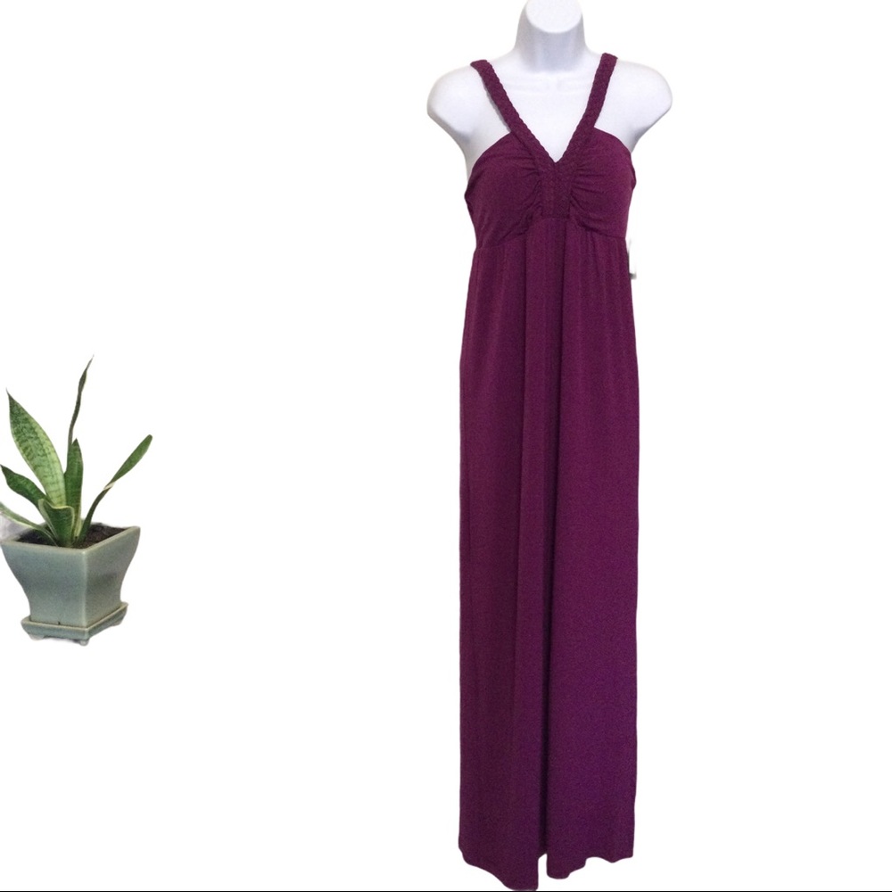 NEW Violet Sleeveless V-Neck Stretch Maxi Dress.